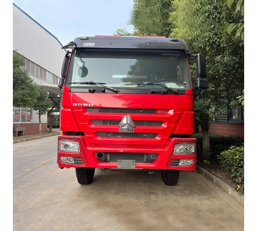 Camion de pompieri Howo 22000L 8x4 cu apă și spumă