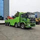 Camion de tractare Shakman 10x4 cu o capacitate de 40 de tone și macara hidraulică