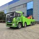 Camion de tractare Shakman 10x4 cu o capacitate de 40 de tone și macara hidraulică