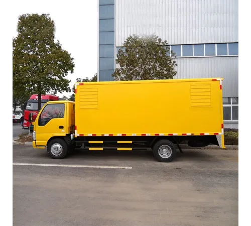 Camion Isuzu mic pentru generarea de energie de urgență în aer liber cu o capacitate de 50 kW