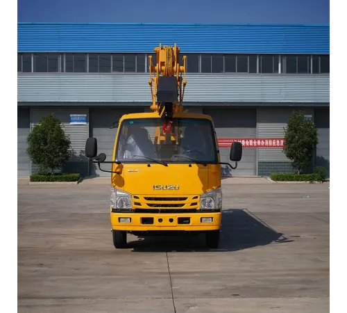 Camion ISUZU ELF 18,5 m cu două rânduri de mare altitudine