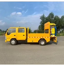 Camion tampon Isuzu 4*2 cu două rânduri de coliziuni, model japonez