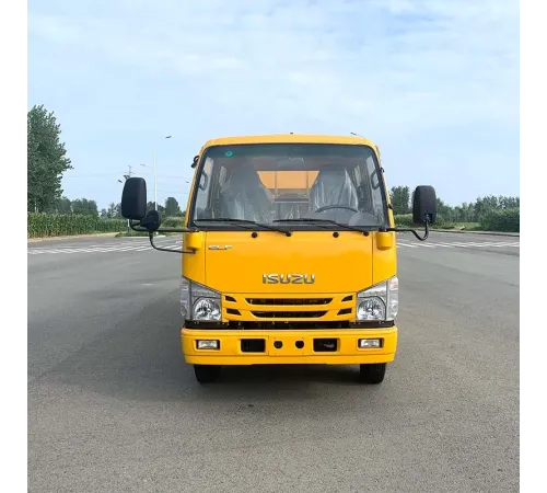 Camion tampon Isuzu 4*2 cu două rânduri de coliziuni, model japonez