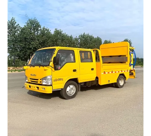 Camion tampon Isuzu 4*2 cu două rânduri de coliziuni, model japonez