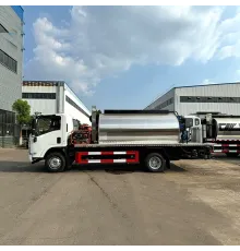 Finisor asfalt ISUZU 8 CBM 4*2 pentru pulverizarea bitumului