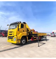 Camion ISUZU 4X2 cu macara de 12 tone