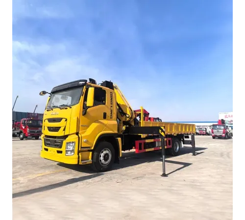 Camion ISUZU 4X2 cu macara de 12 tone