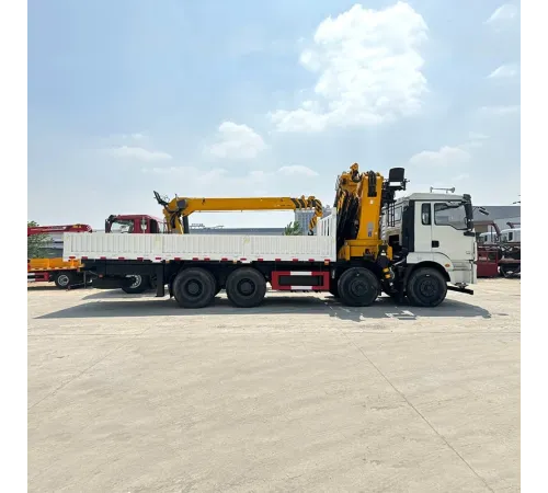 Macara pliabilă Shakman Heavy 8x4 de 16 tone, montată pe camion