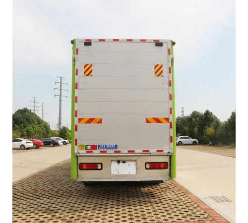 Camion FAW 8*4 pentru transport animale, păsări de curte, pui, porci