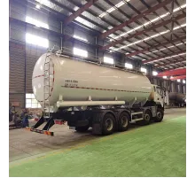 Camion de transport granule de rășină de ulei de porumb HOWO 28cbm
