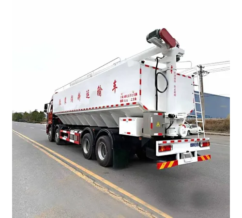 Camion FAW 8*4 pentru transportul furajelor pentru porci, pui și bovine