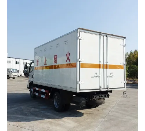 Camion JAC 4*2 pentru mărfuri periculoase și explozibili
