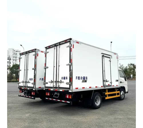 Camion frigorific mic JMC de 4 tone