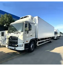 Frigider-congelator Hino japonez de 10 tone și 12 tone