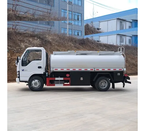 Camion cisternă combustibil ISUZU 5000 L