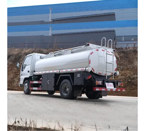 Camion cisternă combustibil ISUZU 5000 L