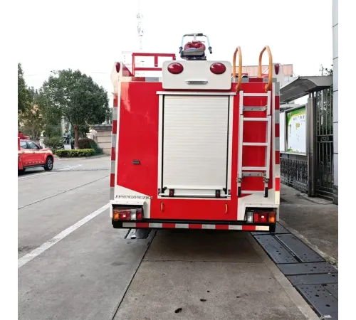 Camion de pompieri ISUZU 3000 L