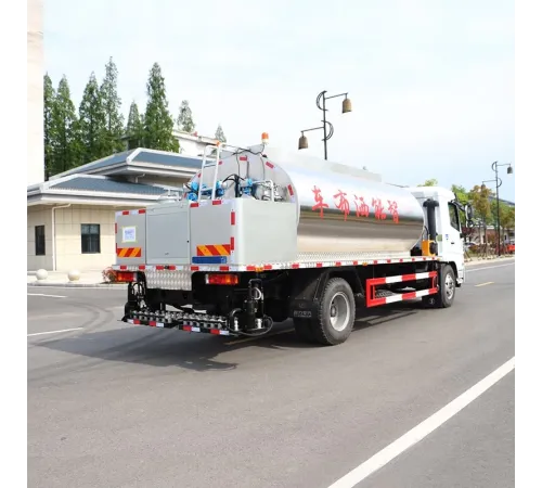 Camion pulverizator bitum Shacman