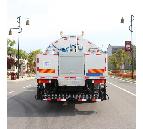 Camion pulverizator bitum Shacman