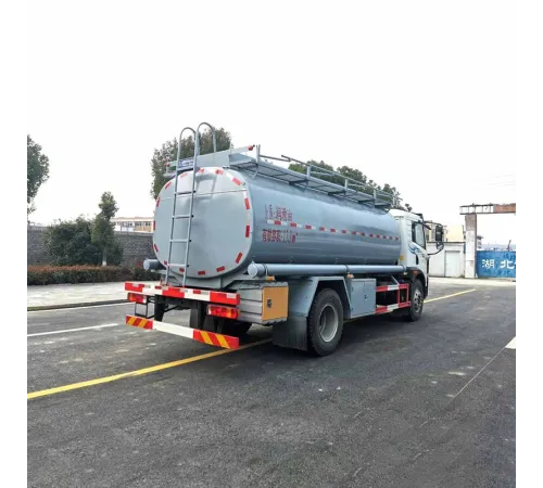 Camion cisternă transport substanțe chimice FAW