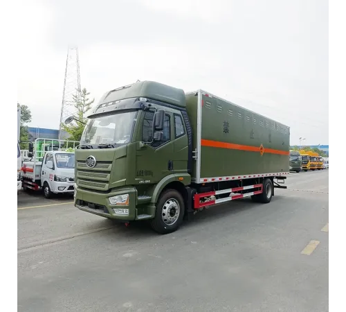 Camion transport mărfuri periculoase FAW