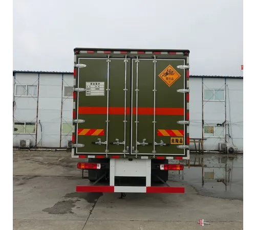 Camion transport mărfuri periculoase FAW