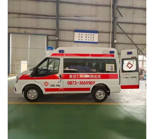Ambulanță de tip furgonetă JMC cu echipament medical
