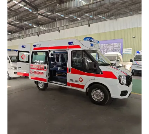 Ambulanță de tip furgonetă JMC cu echipament medical