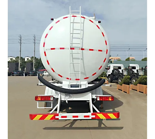 Cisterna Materiale Pulverulente HOWO 8x4 30 m³